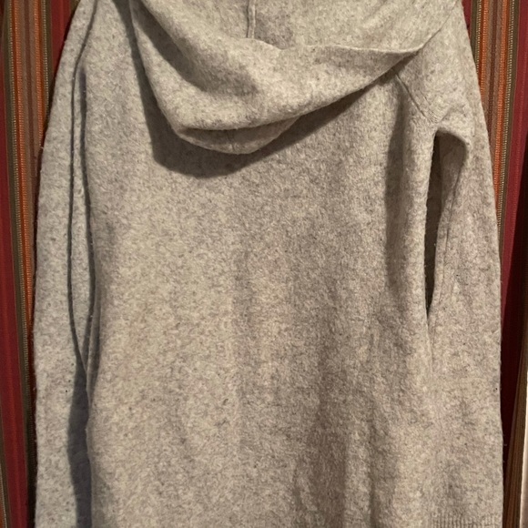 Aritzia Hooded Cardigan - Picture 4 of 6